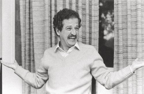 En público, Galán tuvo fama de estricto, serio y contundente. Con su familia y amigos más allegados era con quienes más fácil reía. 