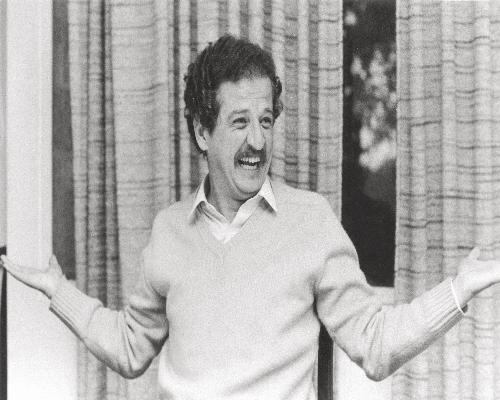 En público, Galán tuvo fama de estricto, serio y contundente. Con su familia y amigos más allegados era con quienes más fácil reía. 