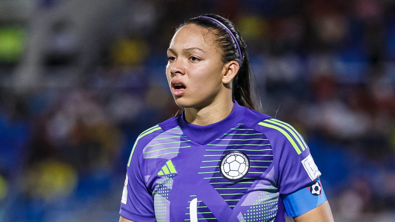 SANTO DOMINGO, DOMINICAN REPUBLIC - OCTOBER 16: Goalkeeper Luisa Agudelo of Colombia walks in the field during the FIFA U-17 Women's World Cup Dominican Republic 2024 match between Korea Republic and Colombia at Felix Sanchez Stadium on October 16, 2024 in Santo Domingo, Dominican Republic. (Photo by Martín Fonseca/Eurasia Sport Images/Getty Images)