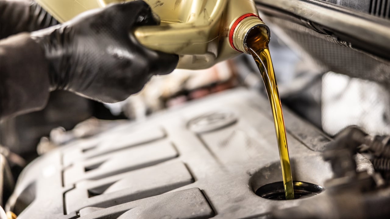El mantenimiento preventivo del aceite es clave para prolongar la vida útil del automóvil.