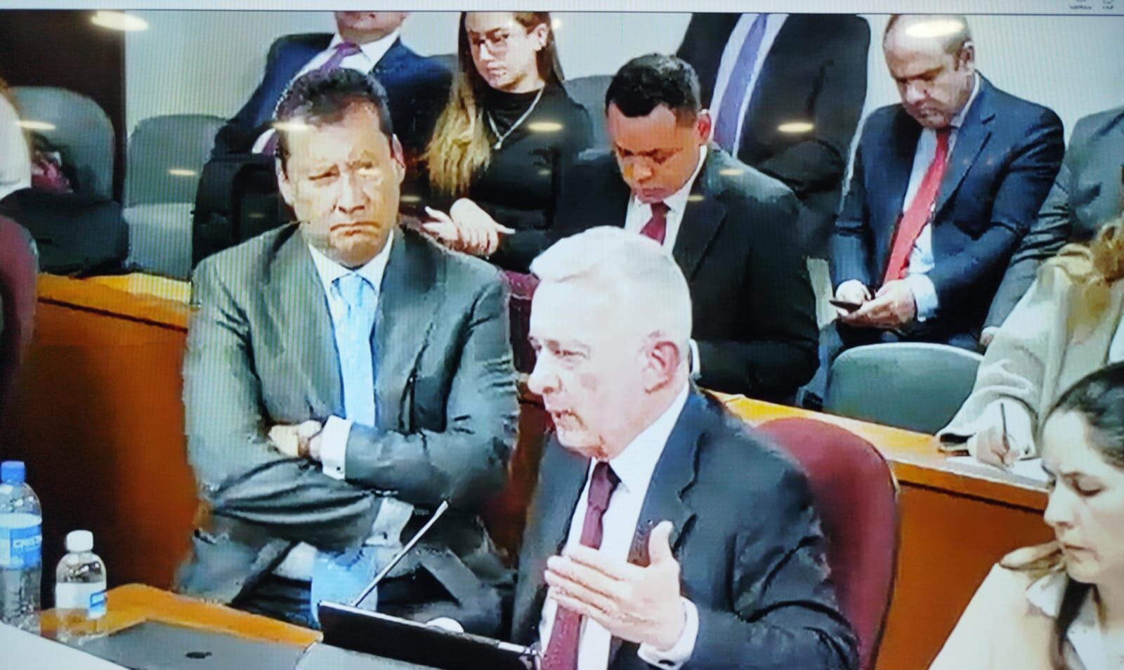 Expresidente Álvaro Uribe Vélez finaliza sus alegatos de conclusión y se alista para recibir la decisión final en próximos días. Crédito: Semana