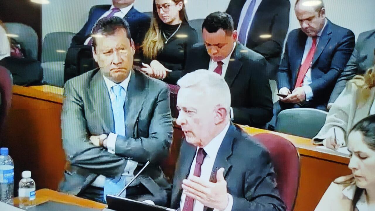 Expresidente Álvaro Uribe Vélez finaliza sus alegatos de conclusión y se alista para recibir la decisión final en próximos días. Crédito: Semana.