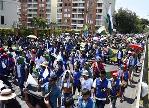 Cali: Marcha de la minga indígena desde la Universidad del Valle hasta Puerto resistencia al oriente de Cali.