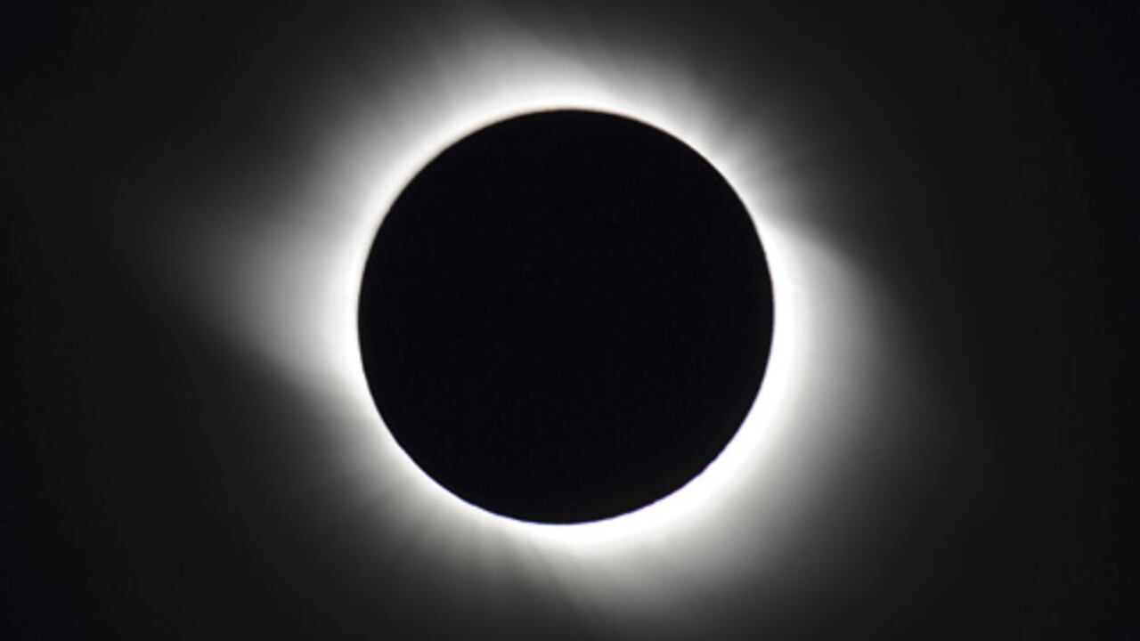 ¿Cómo ver el eclipse solar desde Colombia?