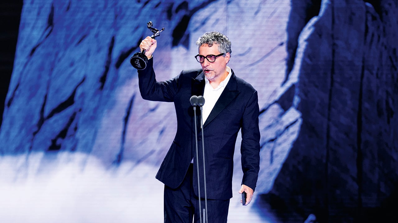 Kleber, que fue crítico de cine antes de volcarse a hacer cine, recibió la distinción como el mejor director de Cannes 2025 y acaba de arrasar en los XIII Premios Platino, donde se llevó siete estatuillas, incluidas a mejor director y a mejor película. 