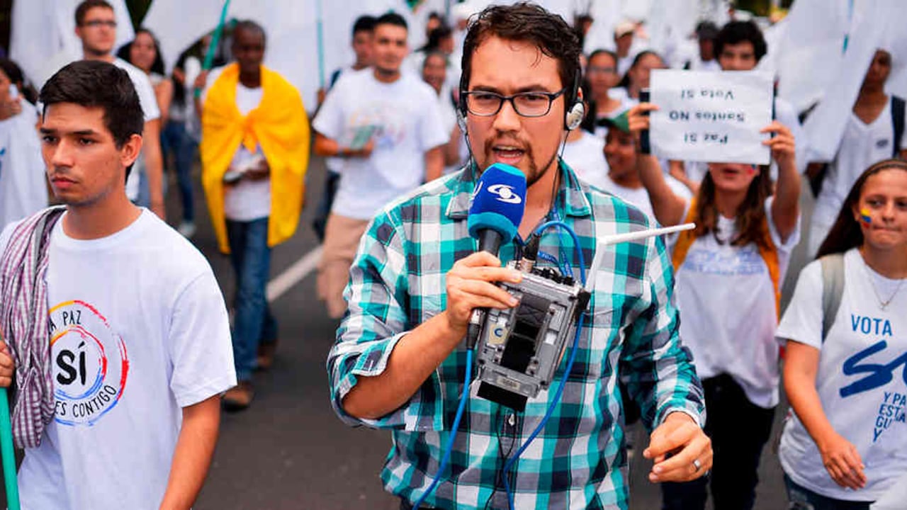 El caso de Martínez, y el de tres compañeros de Noticias Caracol y uno del medio digital 90 Minutos, ilustra la cada vez más difícil tarea de informar lo que ocurre en el sur del Valle y el norte de Cauca, zonas que el Estado no ha podido controlar después de la firma del acuerdo de paz entre el gobierno de Juan Manuel Santos y la guerrilla.