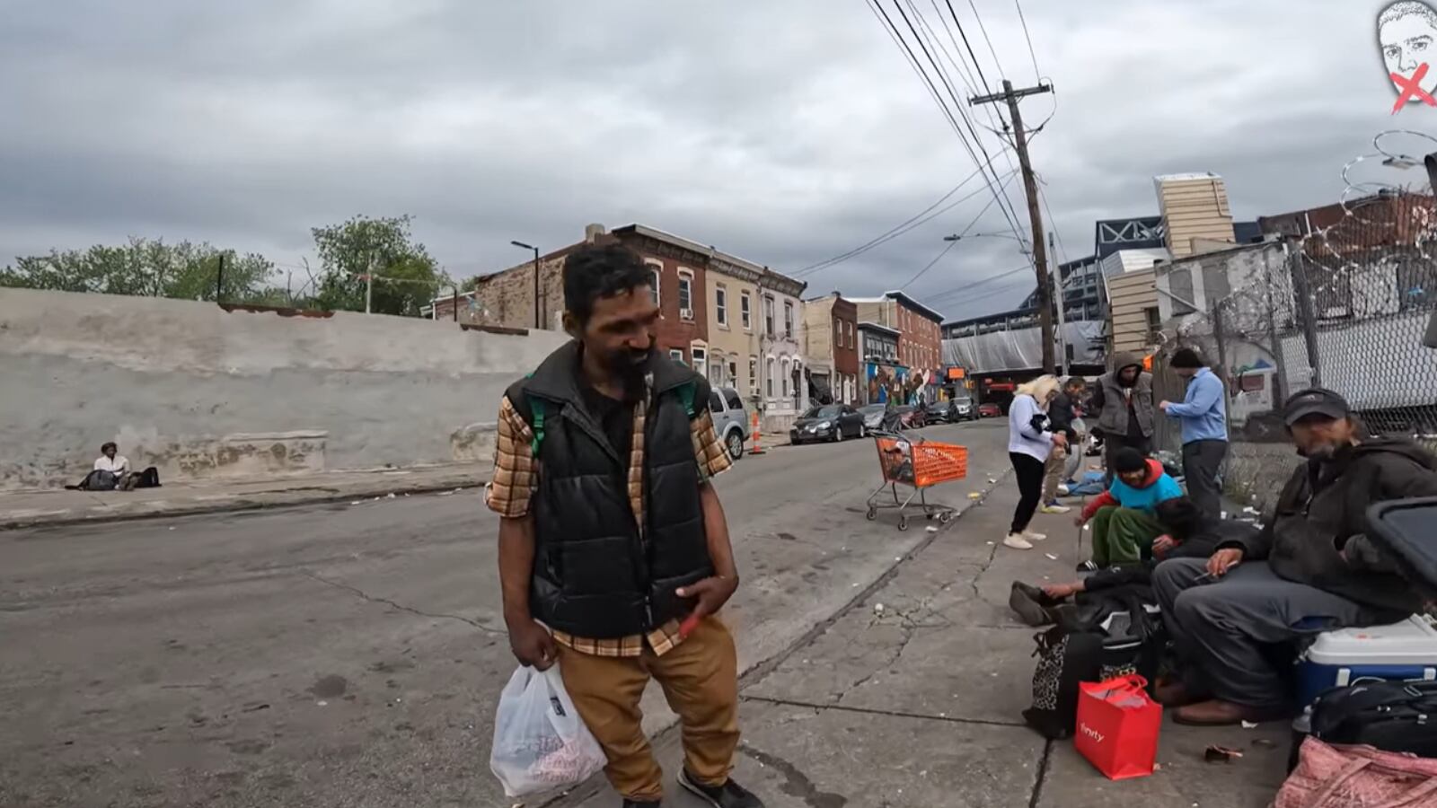 Uno de los vecindarios más antiguos de Filadelfia es sede de decenas de adictos al fentanilo.