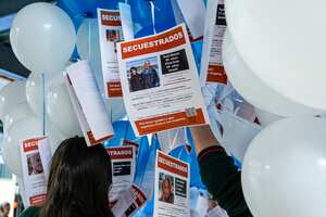 La comunidad educativa de un prestigioso colegio en Bogotá se ha congregado en un emotivo gesto de unidad, solidaridad y esperanza para exigir la liberación de los ciudadanos israelíes que actualmente se encuentran secuestrados por los extremistas de Hamás en la región de Gaza.