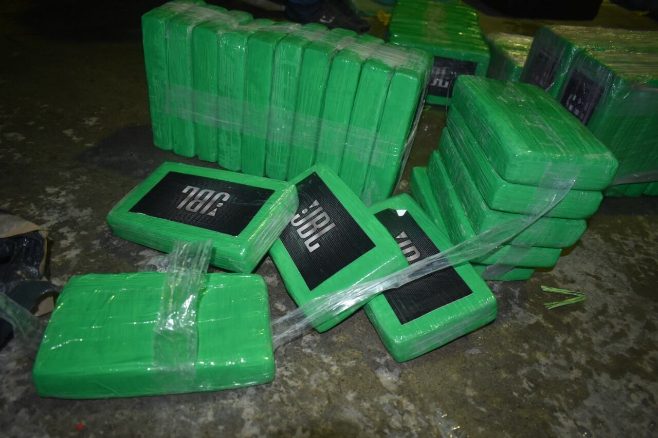 Los paquetes estaban marcados con el logo de una compañía internacional.