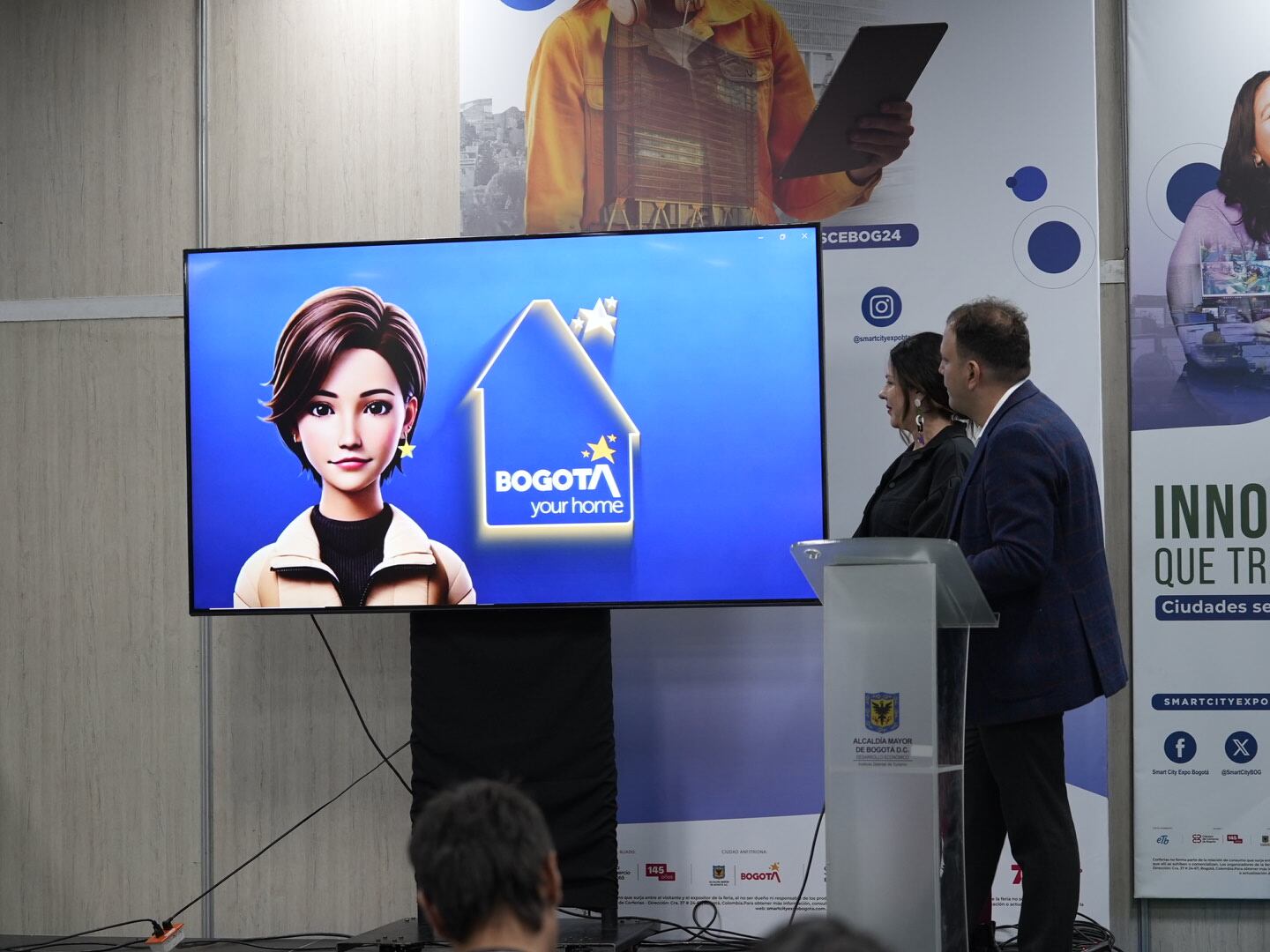 En el marco de Smart City Expo 2024, el Instituto Distrital de Turismo lanzó a 'Candelaria', primer chatbot con IA generativa