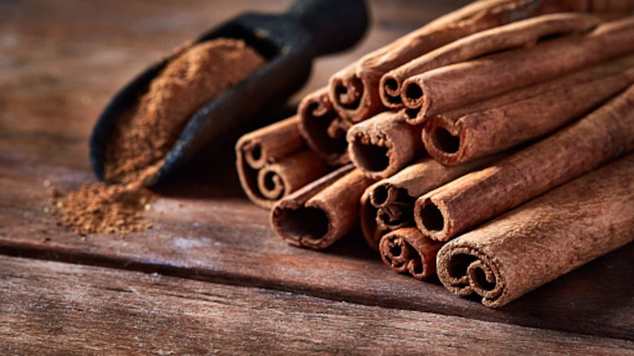 Es importante consumir canela para ayudar al corazón.