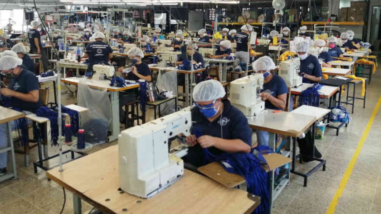 PMI manufacturero de Colombia volvió a bajar en agosto