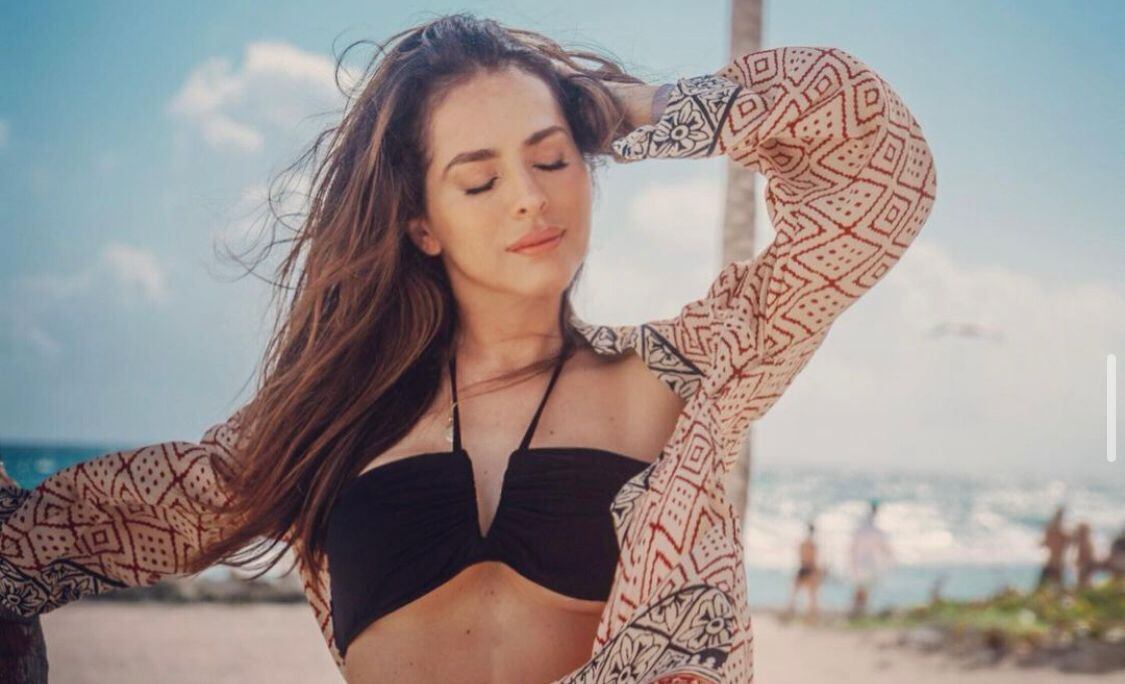 Danna García sorprendió a sus seguidores mostrando sus nalgas en la playa