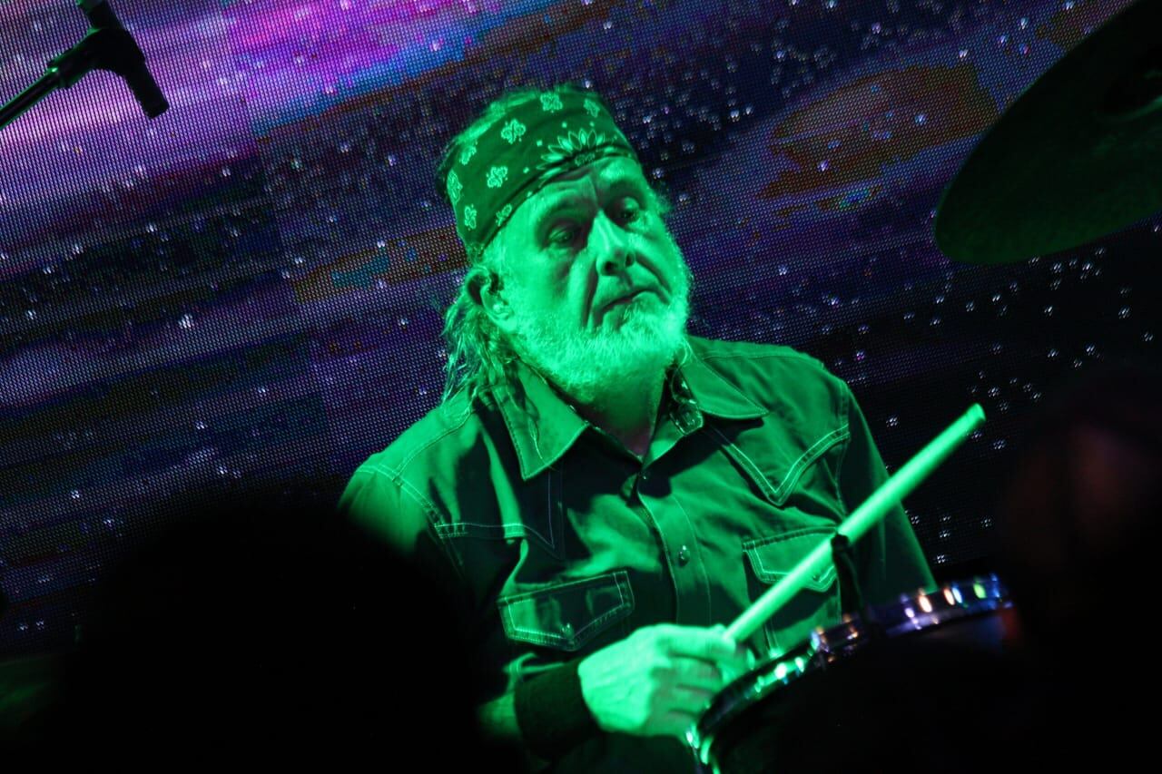 El 24 de julio, Jean-Paul Gaster, Dan Maines, Tim Sult y Neil Fallon entraron como una tromba, pisaron el embrague y arrancaron