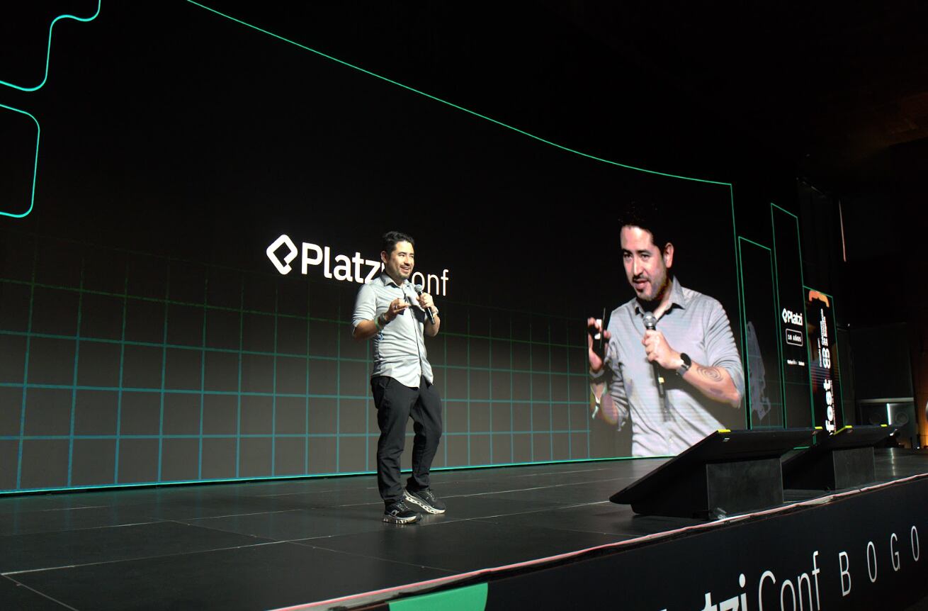 Freddy Vega, CEO de Platzi, durante la Platzi Conf 2025.