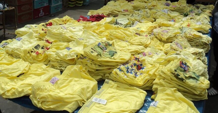 Ropa interior amarilla para fin de año.