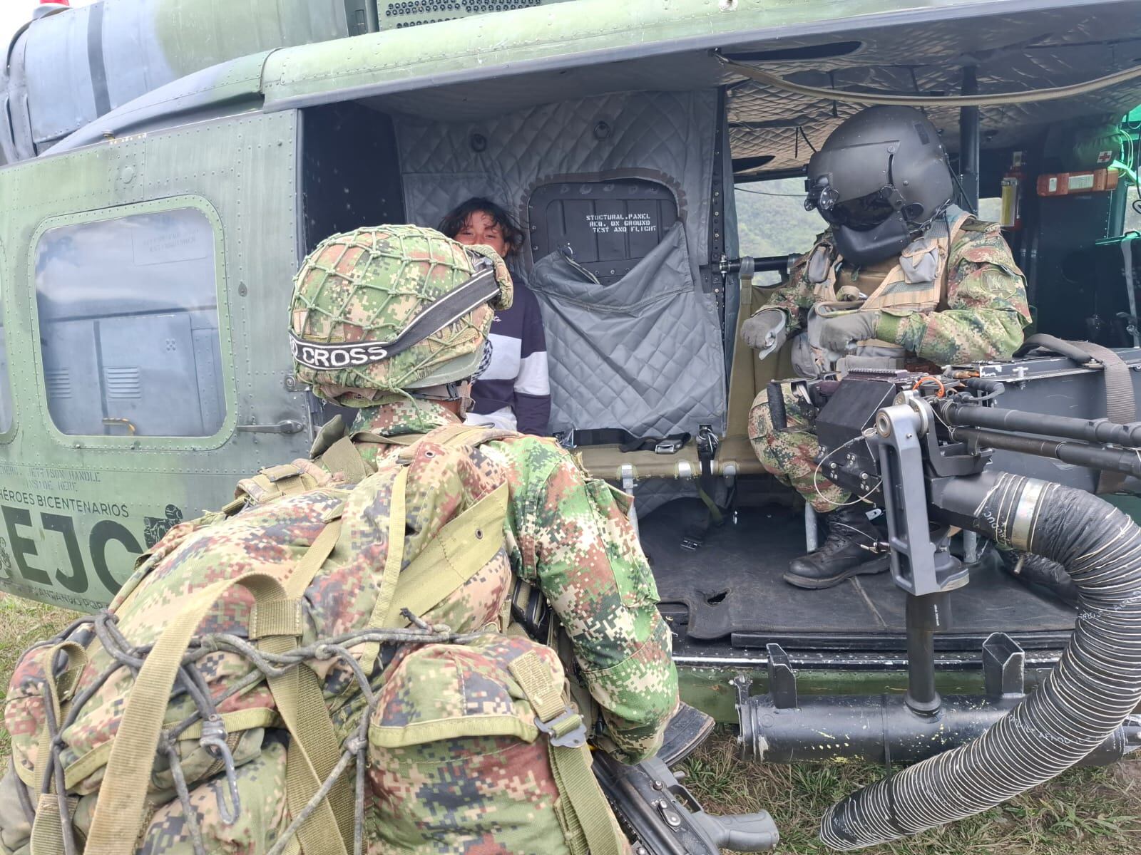 Una menor recuperada y la entrega de cuatro miembros de las disidencias dejan las acciones militares en Argelia, Cauca. Foto Especial para El País