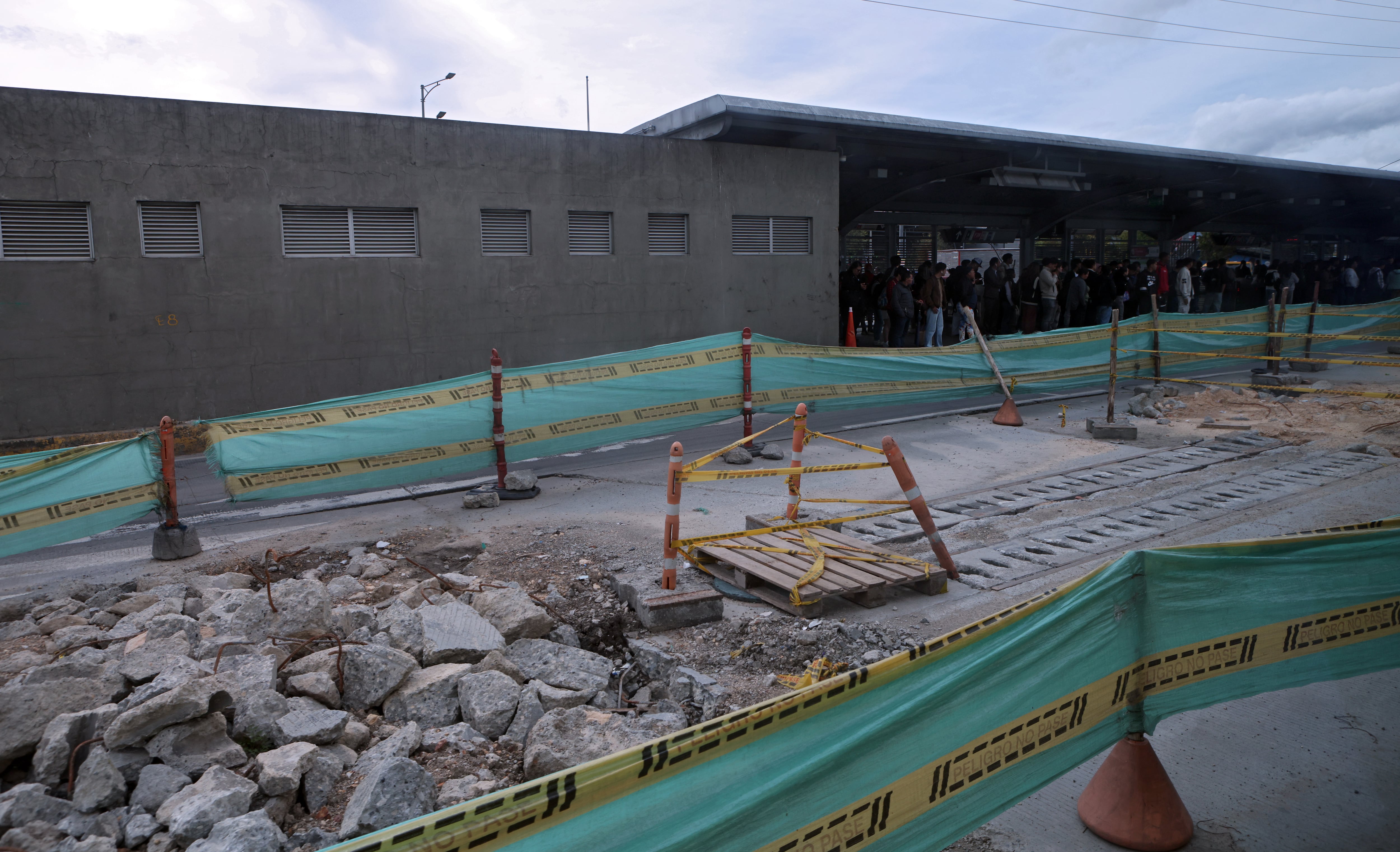 Puente peatonal inconcluso calle 174 autopista norte Bogotá 
Octubre 16 del 2026
Foto Guillermo Torres Reina - SEMANA