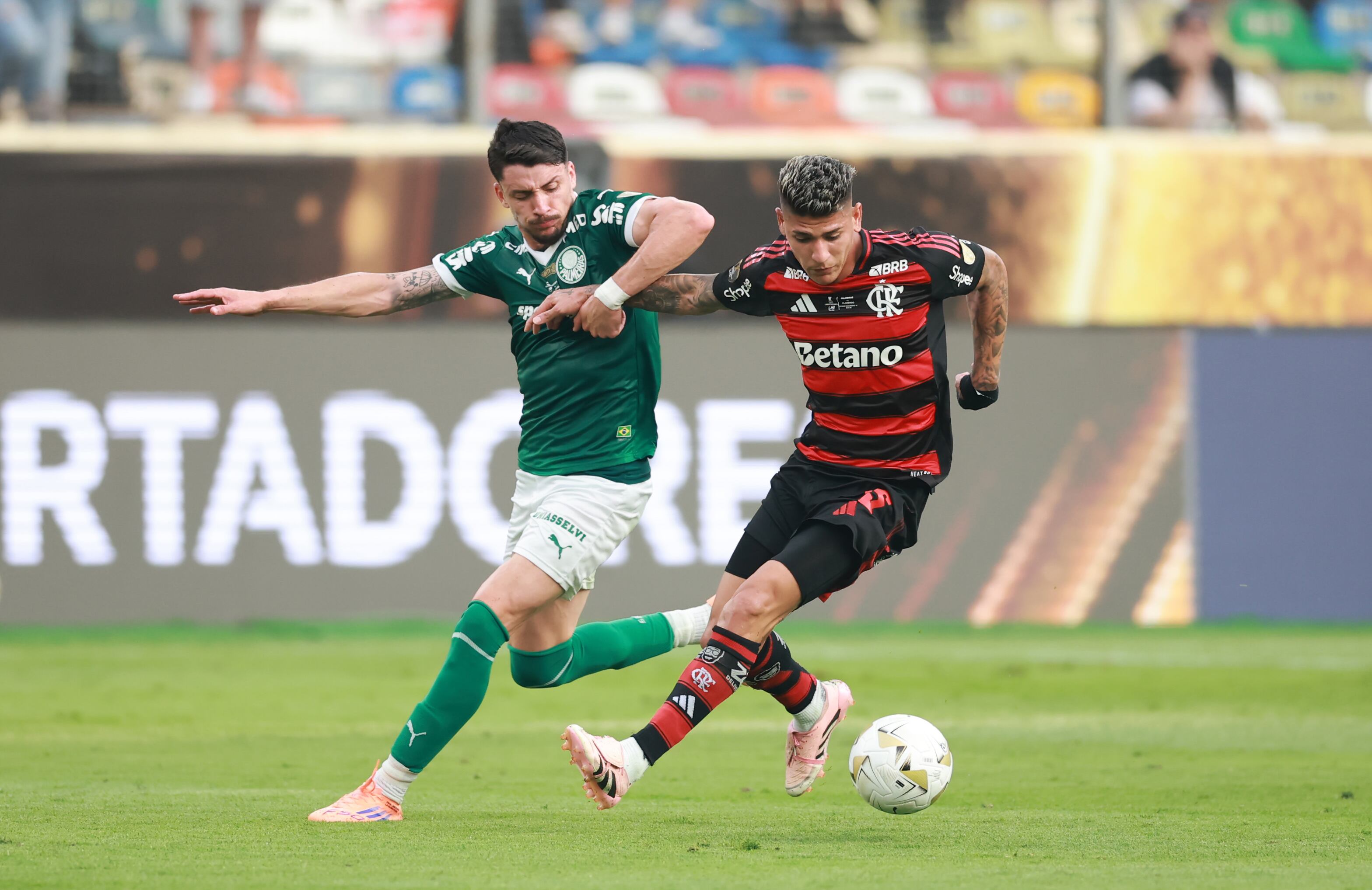 Jorge Carrascal tuvo acción en el juego de la final de Copa Libertadores 2025.