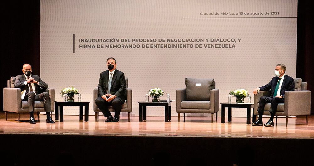 Si por alguna razón los diálogos con la oposición que se desarrollan en México se frustran, Venezuela podría desintegrarse y estaría frente a la posibilidad de una anarquía.