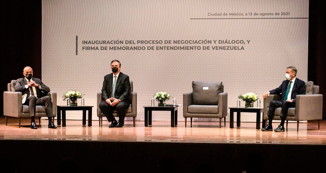 Si por alguna razón los diálogos con la oposición que se desarrollan en México se frustran, Venezuela podría desintegrarse y estaría frente a la posibilidad de una anarquía.