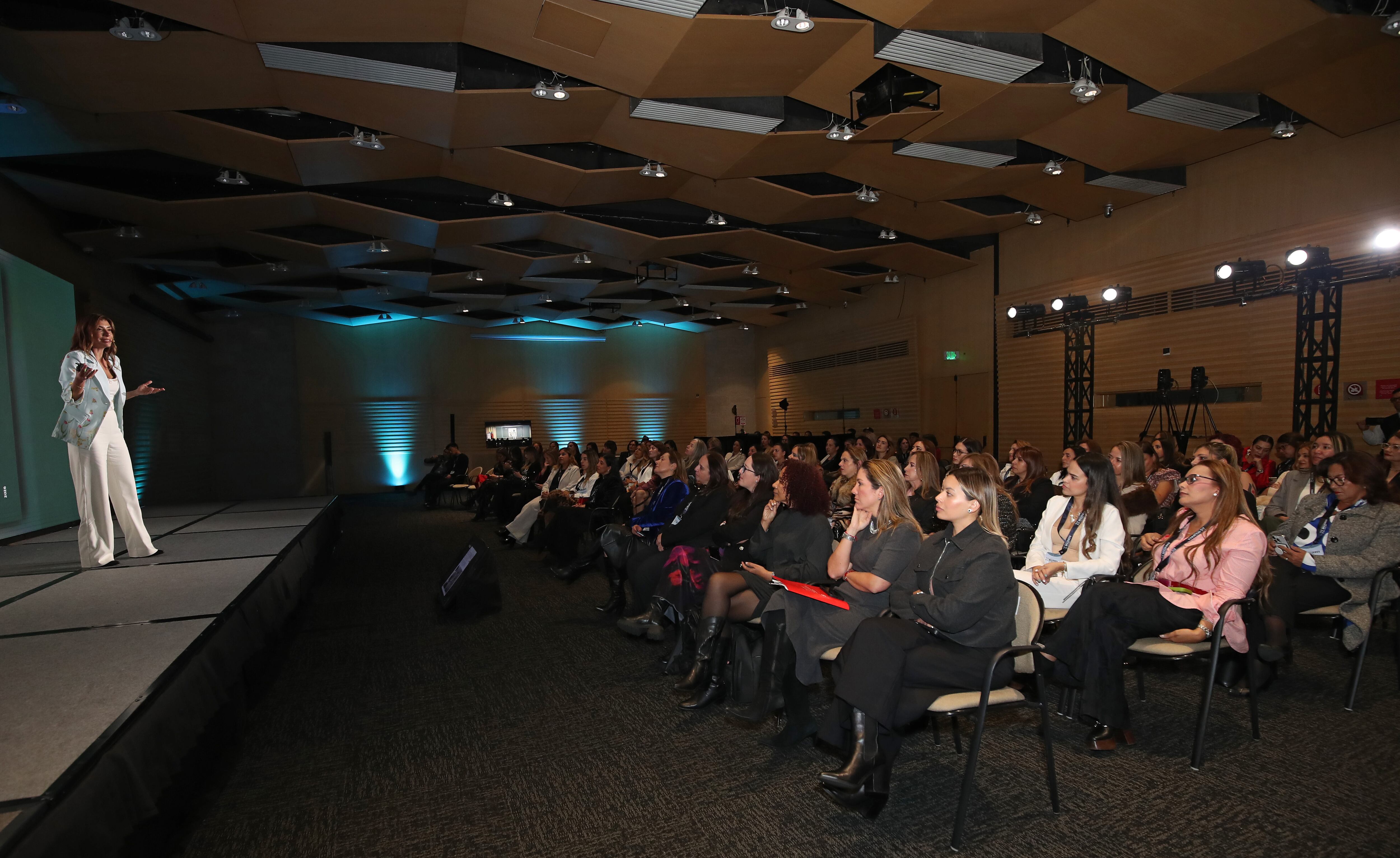 Alejandra Mustakis, empresaria chilena en el cierre de la membresía del Círculo de Mujeres Semana Dinero 2025