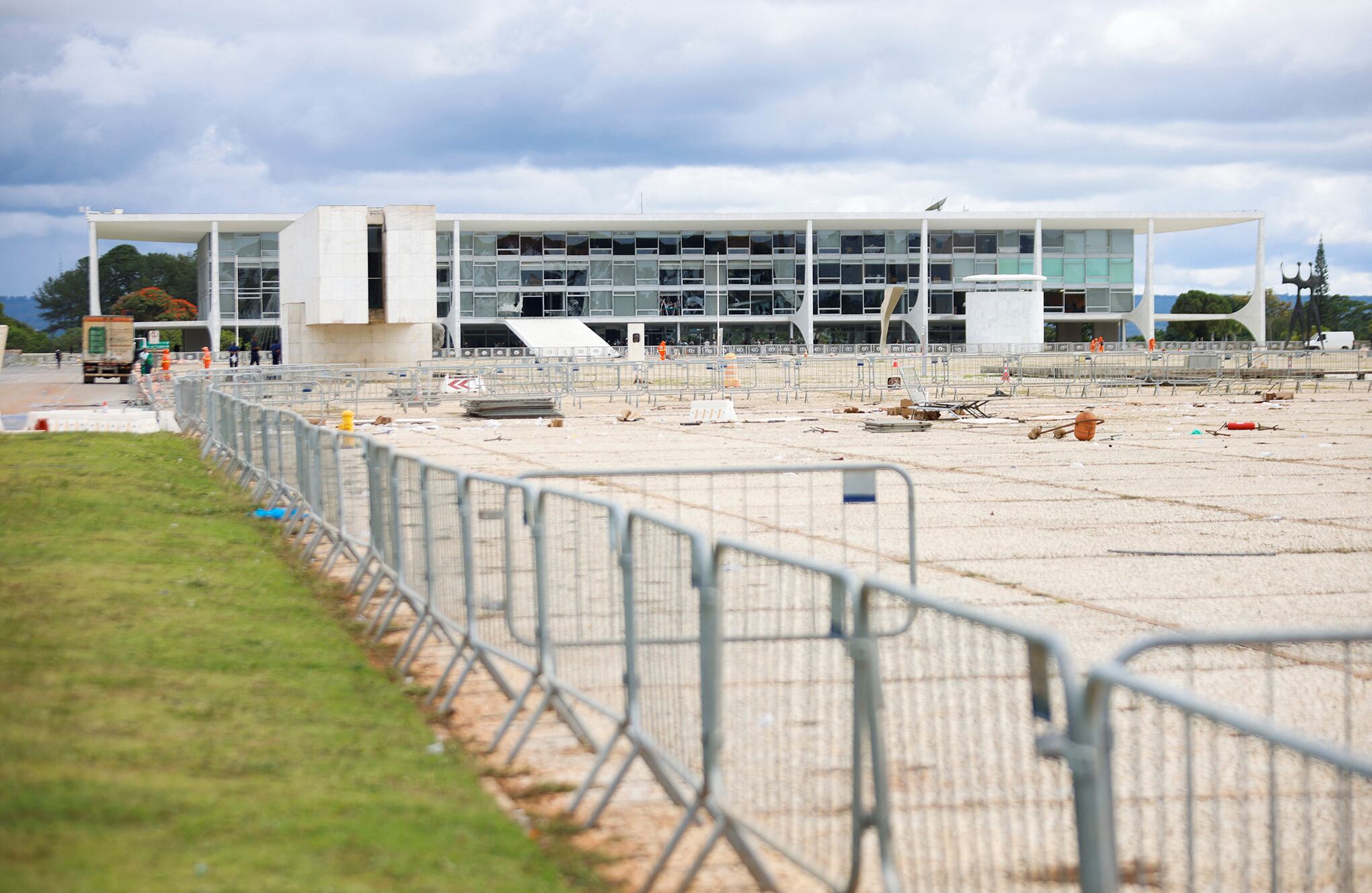 En imágenes : Destrucción tras ataque a instituciones estatales de Brasil