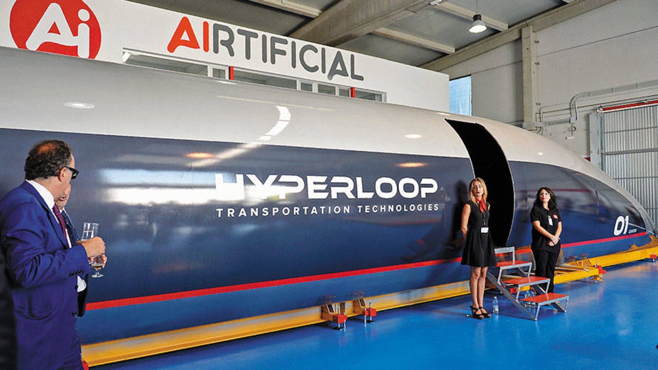 Hyperloop TT es una de las empresas que se ha dedicado a desarrollar este sistema. Fundada en 2013, ha firmado acuerdos con Estados Unidos y China para poner en marcha el hyperloop en estos países.