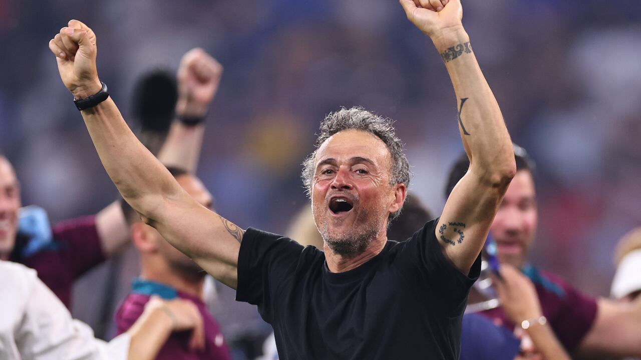 Luis Enrique, técnico del Paris Saint Germain, celebra la primera Liga de Campeones del equipo francés.