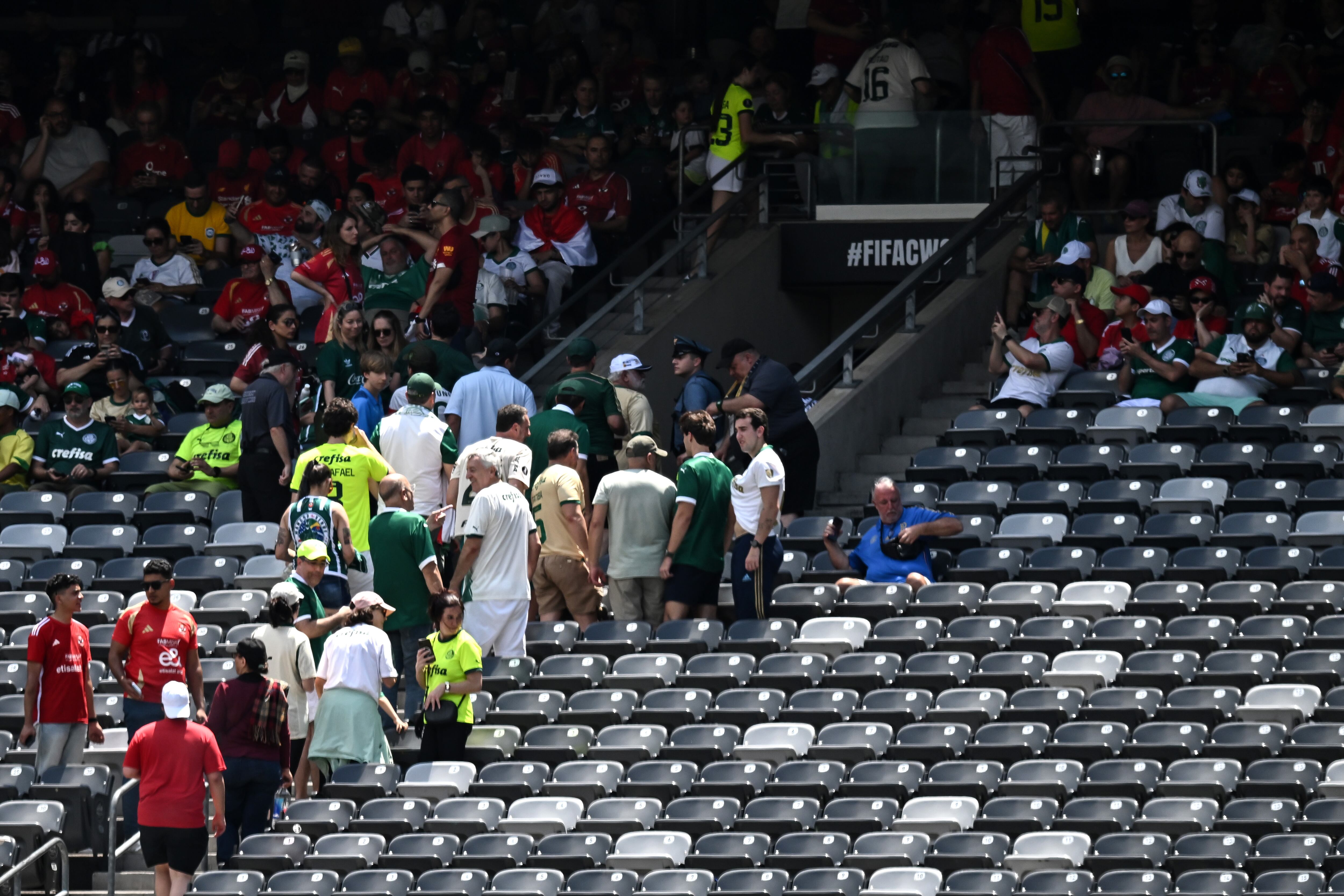 EAST RUTHERFORD, NEW JERSEY - JUNE 19: Stadium evacuated due to adverse weather conditions during the FIFA Club World Cup 2025 group A match between SE Palmeiras and Al Ahly SC at MetLife Stadium on June 19, 2025 in East Rutherford, New Jersey. (Photo by Image Photo Agency/Getty Images)