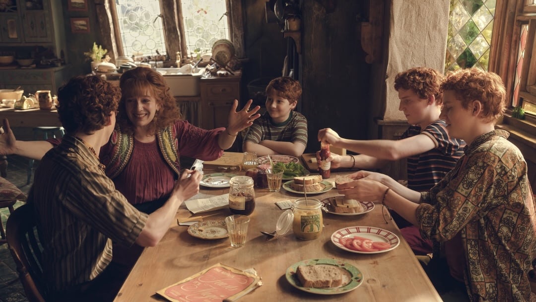 Jasper Talbot y Hannah Chinn asumirán los papeles de James y Lily Potter; mientras que Harry Gilby dará vida a Charlie Weasley en la primera temporada de Harry Potter en HBO Max