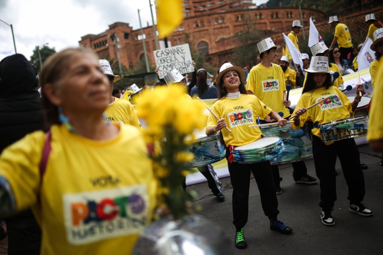 Marchas 1 de mayo día del trabajo, a favor del gobierno del Presidente Gustavo Petro