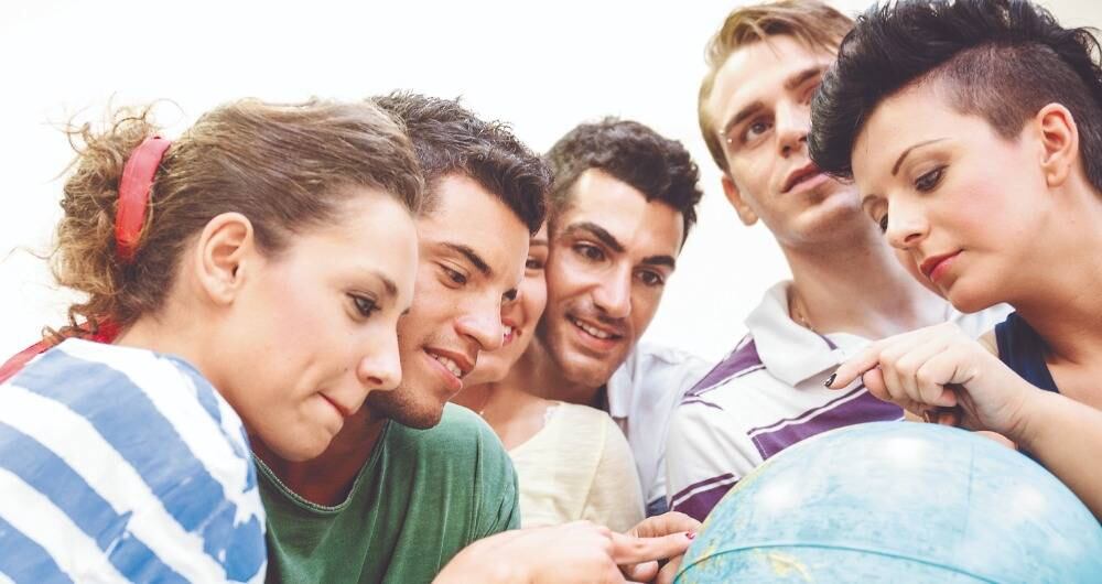 Los colombianos pueden aprovechar un buen número de becas en prácticamente cualquier país del mundo.