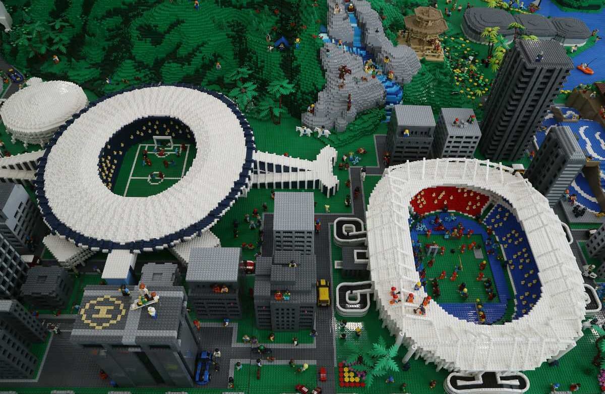 La elaboración de la maqueta exigió casi un año de trabajo y movilizó a 50 trabajadores de Lego en Dinamarca, República Checa y Estados Unidos, desde donde las piezas montadas fueron enviadas para su ensamblaje final en Río de Janeiro.. EFE/Fernando Maia