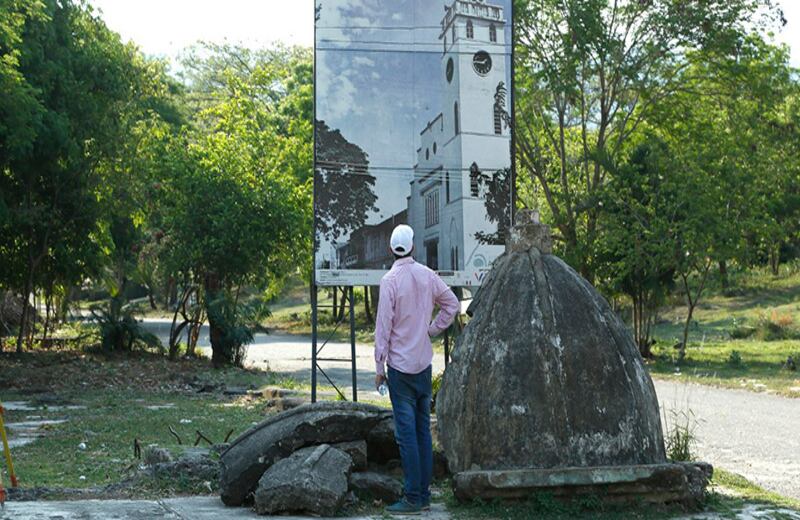 La cúpula de la iglesia de San Lorenzo, el principal templo del desaparecido Armero, se mantiene en el mismo lugar en el que la dejó la avalancha después de destruir la edificación.