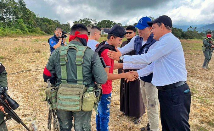 El ELN liberó a dos militares que estaban secuestrados.