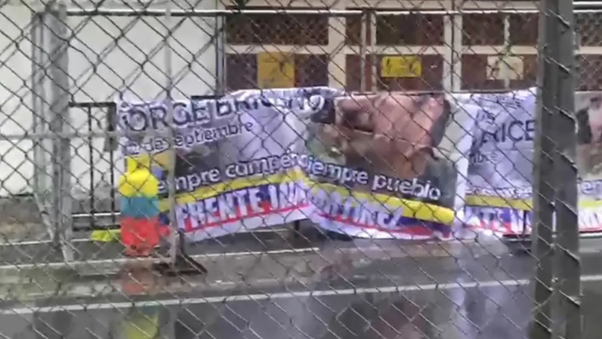 Hallan cilindro y pancarta de las disidencias cerca del Pascual Guerrero: