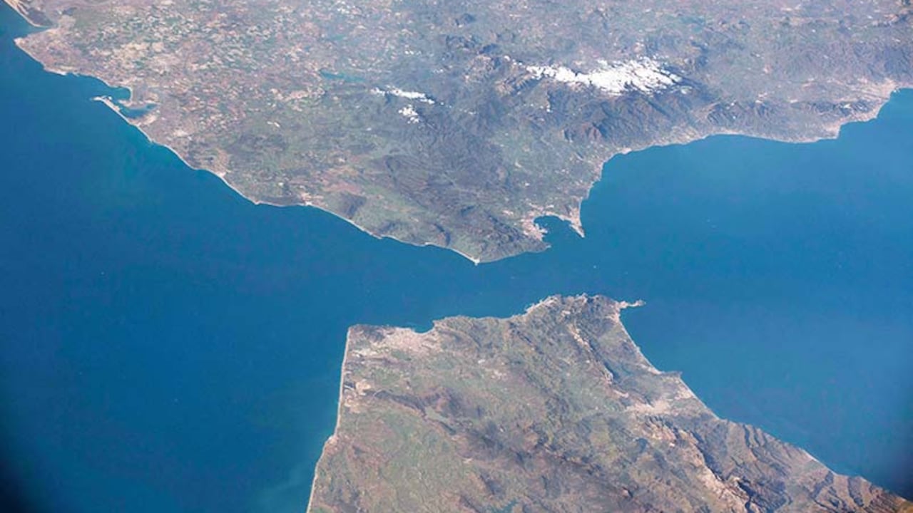 El invento serviría para cruzar en menor tiempo el estrecho de Gibraltar.