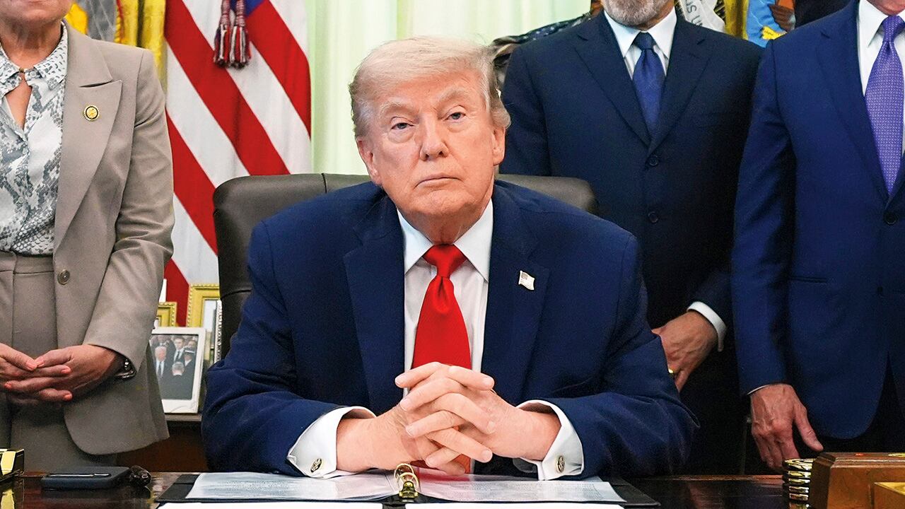 Si Iván Cepeda gana, serán “dos años y medio, que es lo que le queda de periodo a Trump, de relaciones difíciles y distantes entre Estados Unidos y Colombia”.