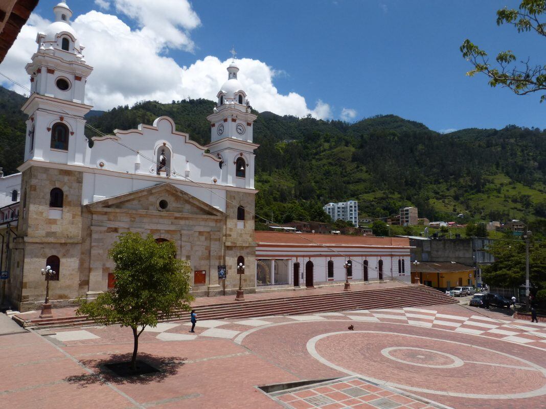 Plaza principal del municipio de Choachí, en Cundinamarca.