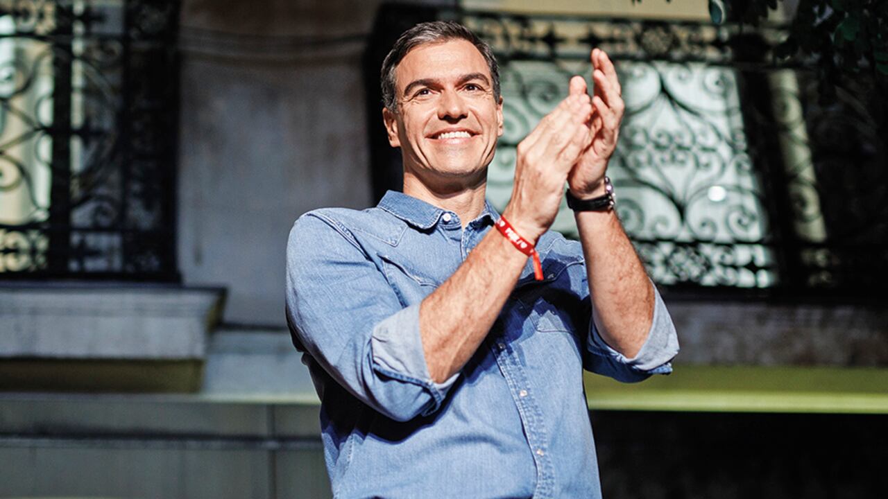 Pedro Sánchez, presidente español, está intentando reunir apoyos para poder consolidarse como mandatario. Pero su rival, Alberto Núñez Feijóo, intenta una jugada similar, pero de mucha mayor dificultad.