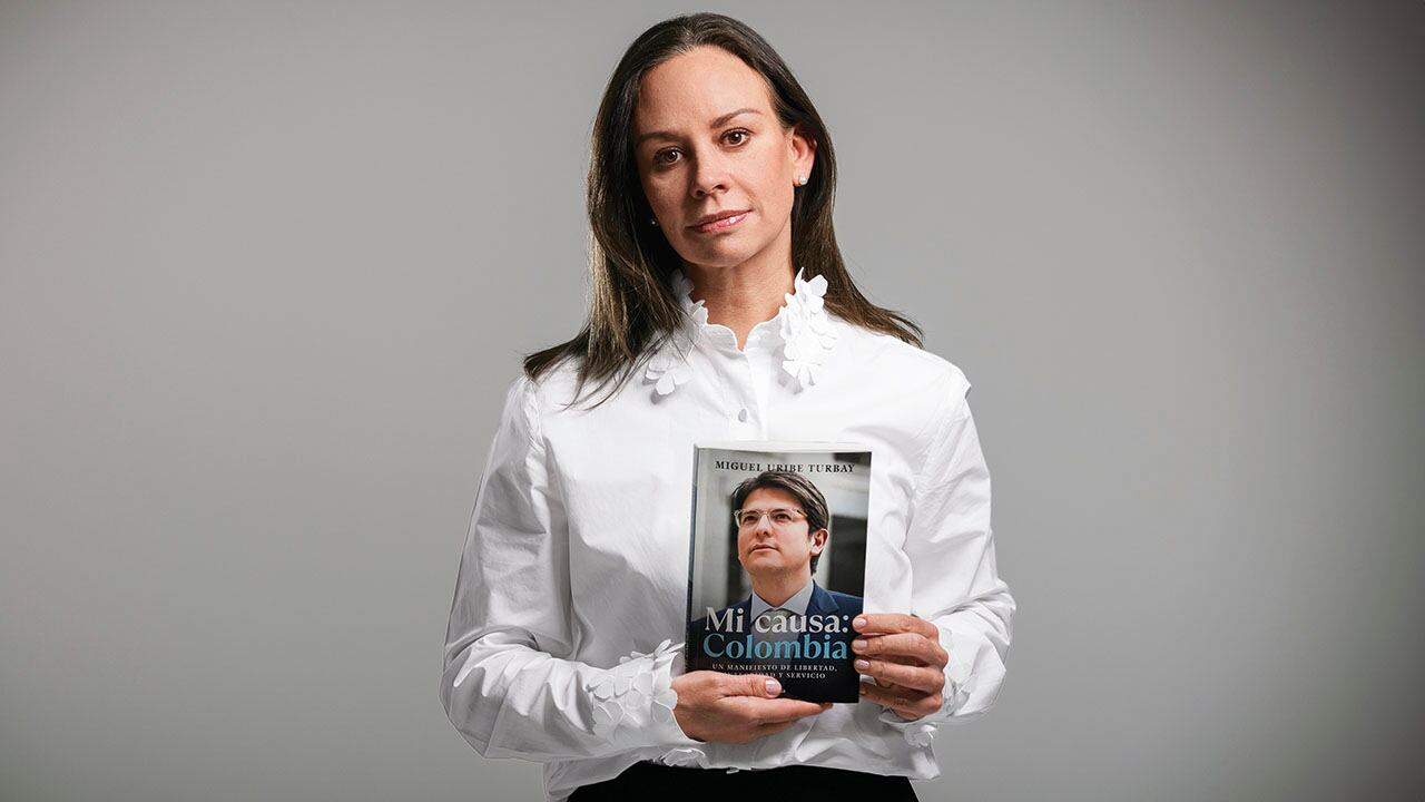 “Volvimos a ese pasado cuando estos grupos guerrilleros tienen el control sobre el territorio. Estamos viendo a un Gobierno corrupto y complaciente con el crimen”, asegura María Claudia Tarazona. 