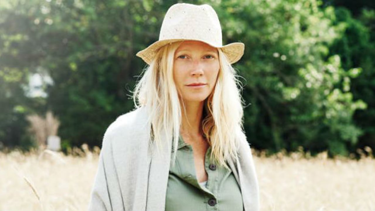 Sin maquillaje y sin mayores accesorios, Gwyneth Paltrow muestra una faceta más natural de ella.