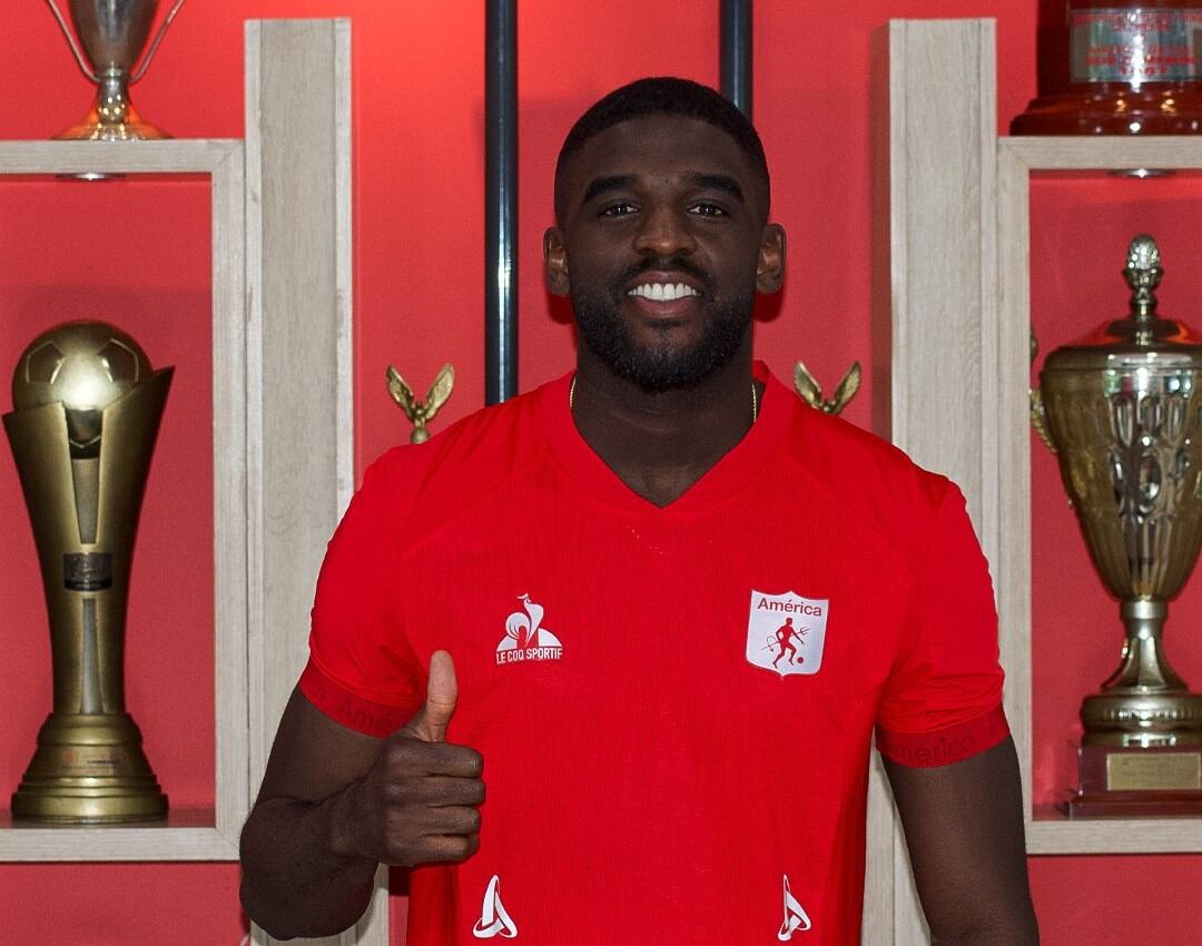 Cristian Tovar defensa.