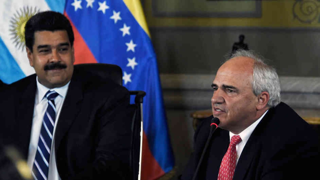 Nicolás Maduro junto al entonces secretario de Unasur Ernesto Samper.