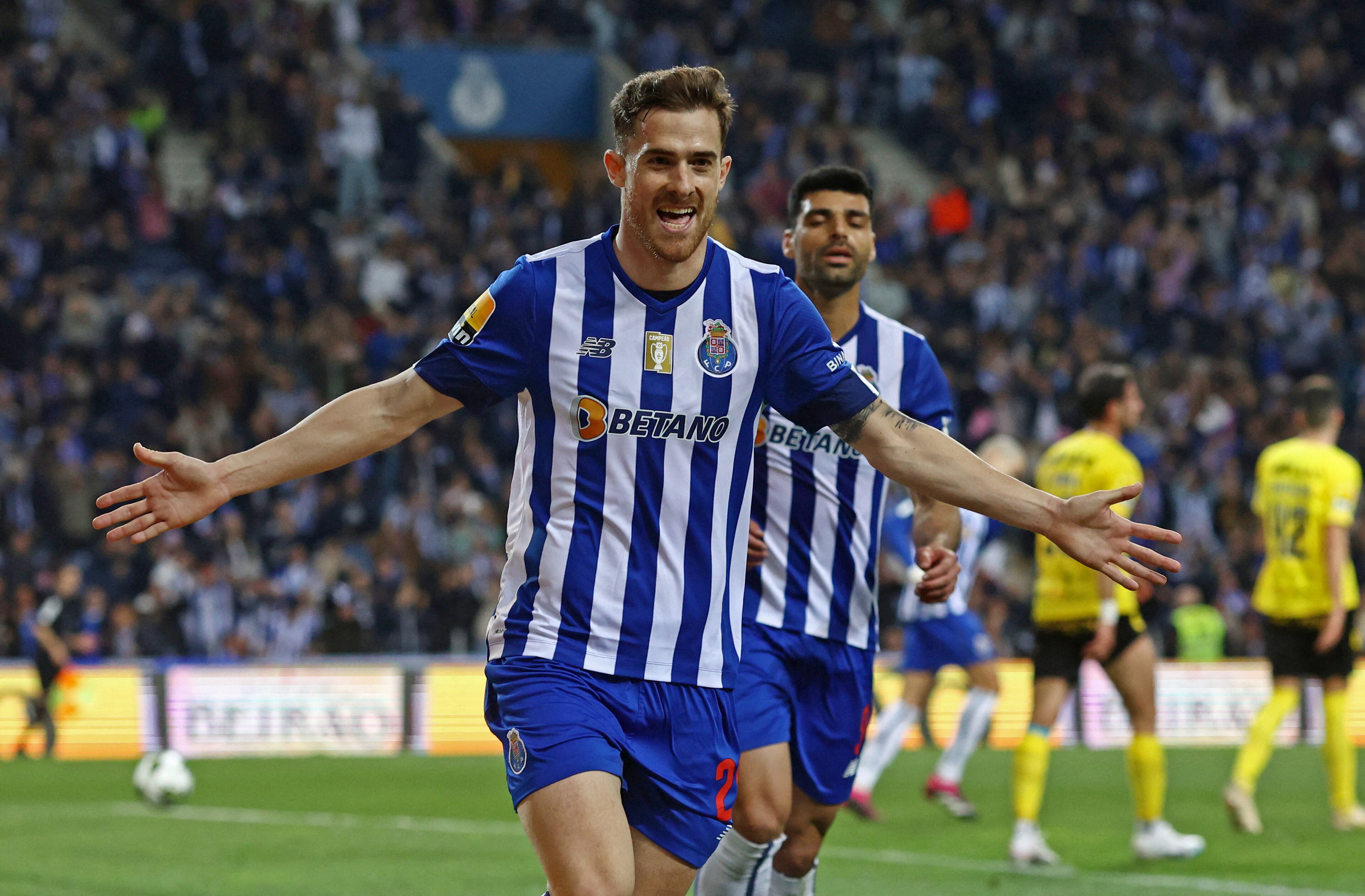 Soccer Football - Primeira Liga - FC Porto v Rio Ave - Estadio do Dragao, Porto, Portugal - February 18, 2023 FC Porto's Toni Martinez celebrates scoring their first goal REUTERS/Pedro Nunes