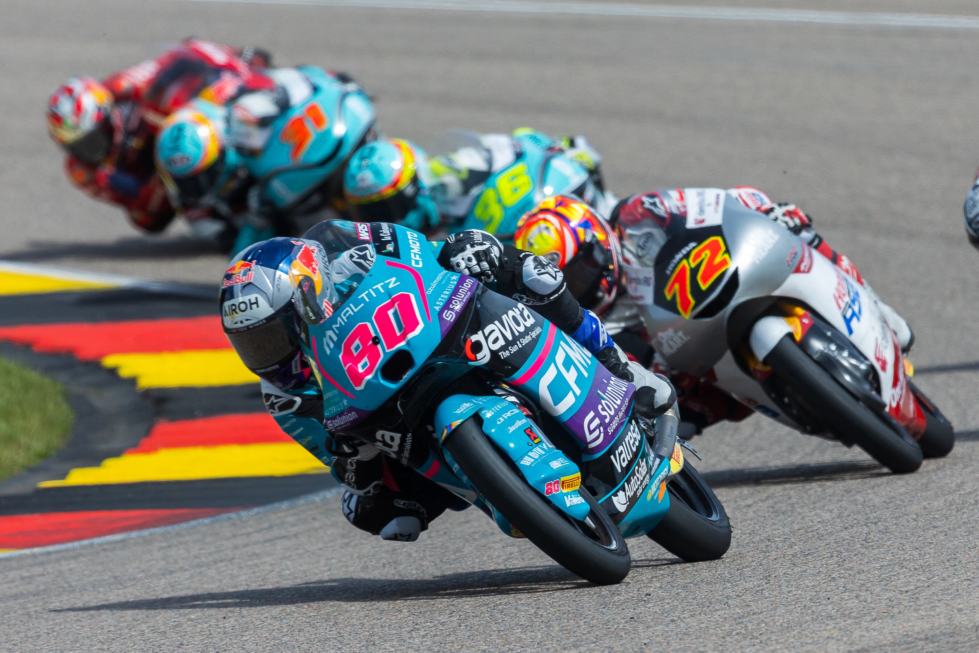 David Alonso (88) brilla en los circuitos del Moto3.