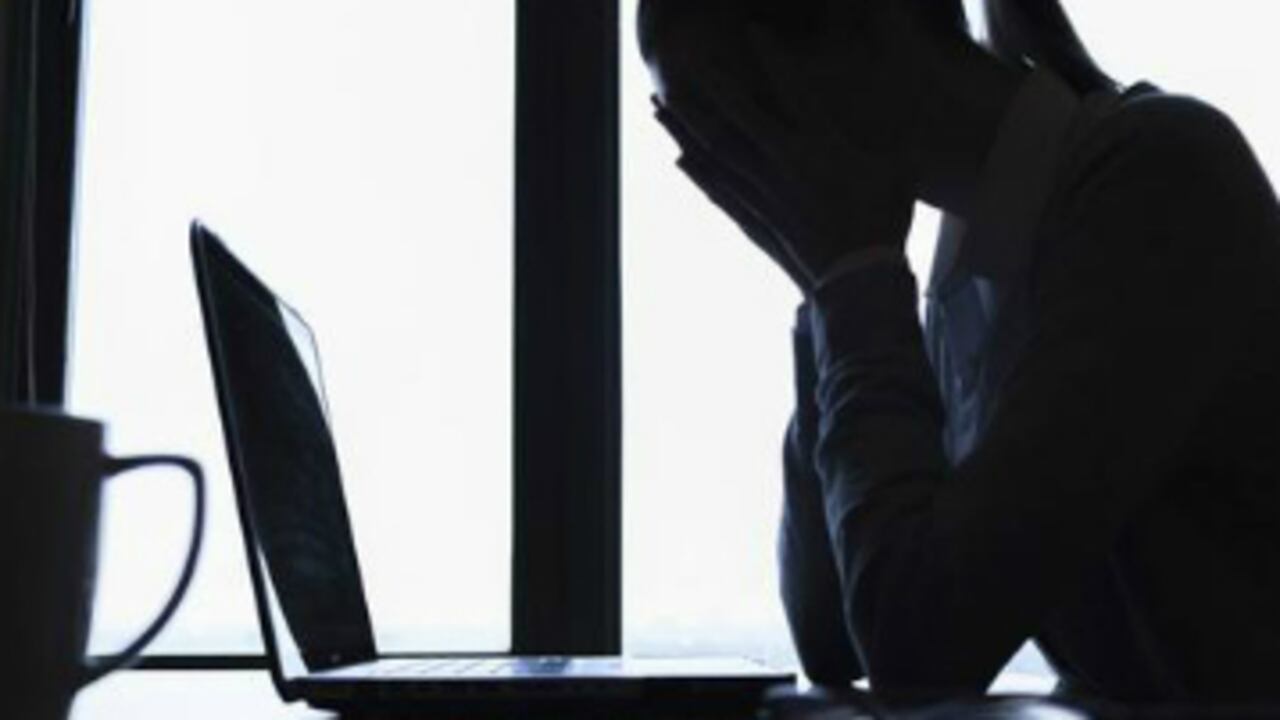 Muchos deben sacar una licencia de incapacidad por el covid de larga duración. En el caso de Kaitlin a veces su cabeza se nubla, al punto que ella siente que tiene anmesia