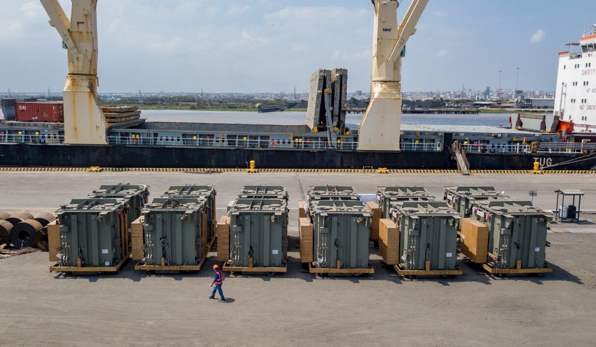Estos 12 transformadores corresponden a la segunda fase de Hidroituango. Foto: EPM