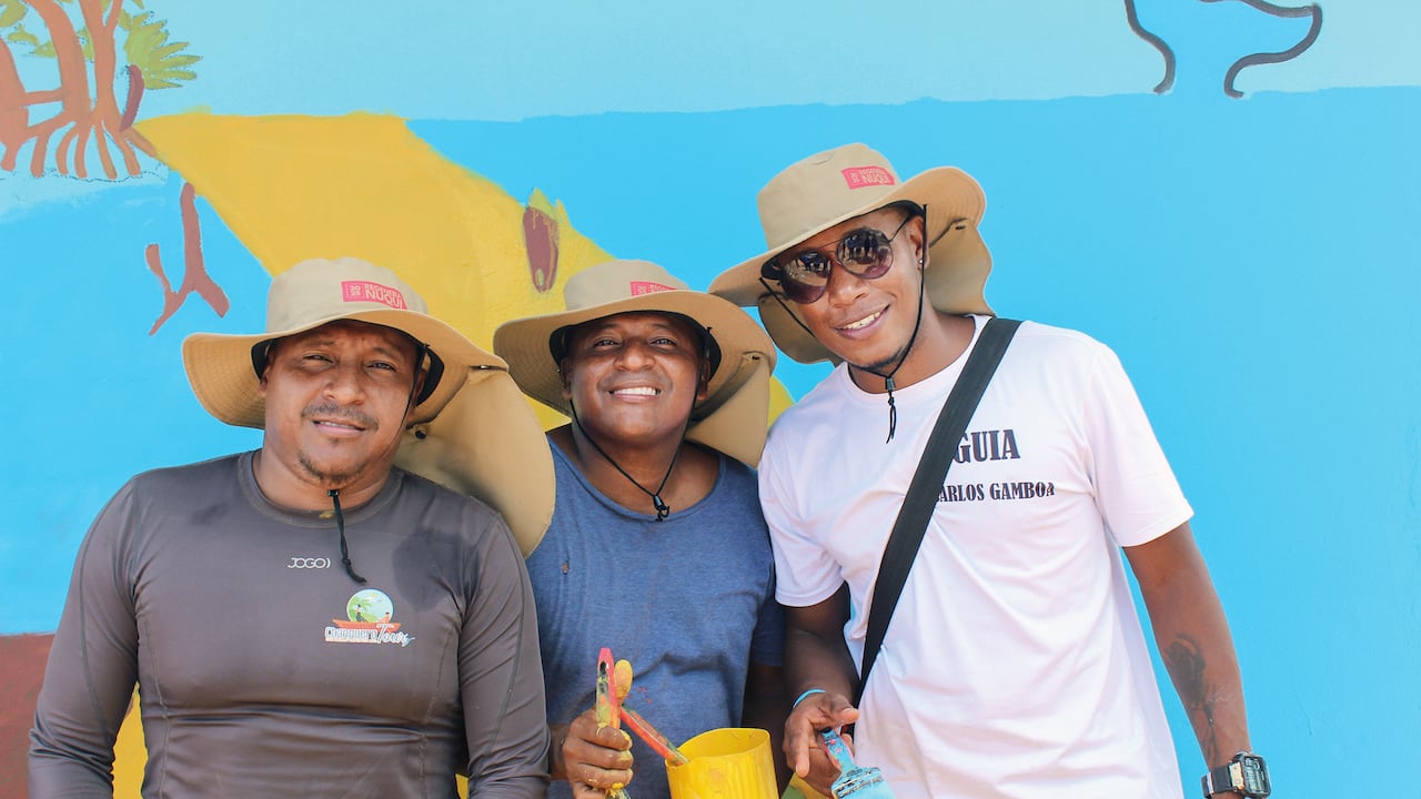 Regenera Nuquí es una plataforma que busca hacer la diferencia fomentando la gobernanza mediante procesos de cocreación entre la comunidad, la empresa y academia.